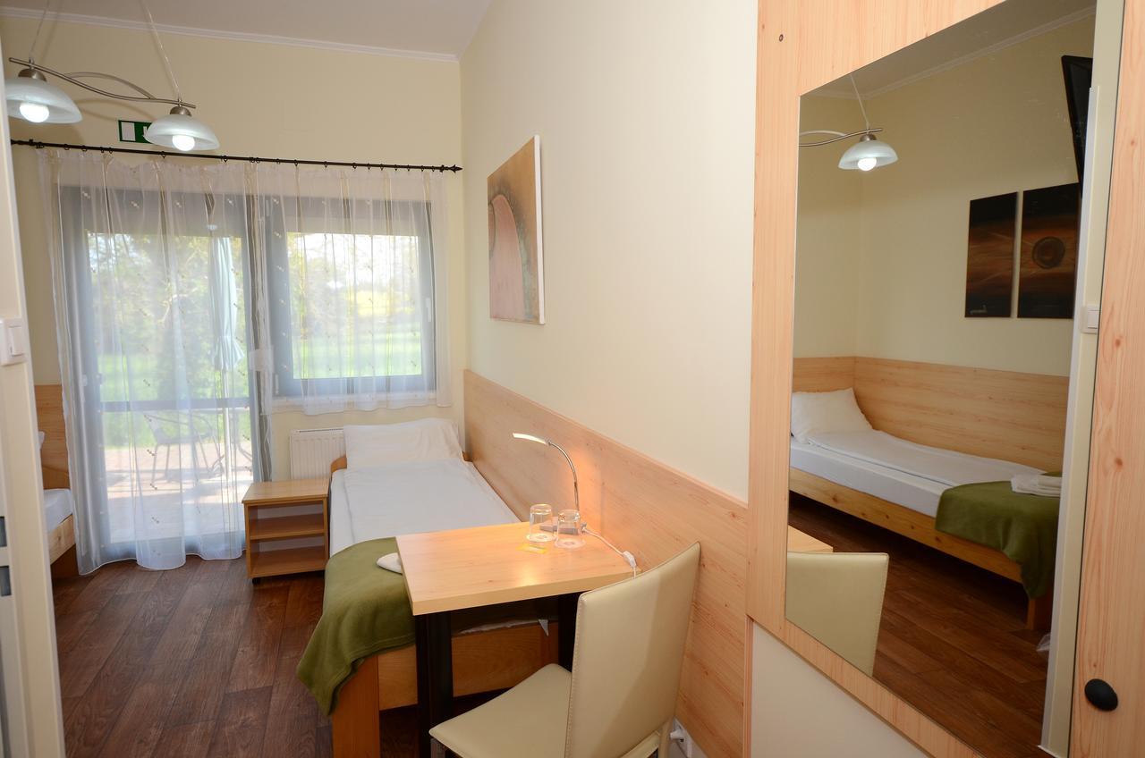 Szarszo Panzio Bed & Breakfast Balatonszarszo Eksteriør bilde