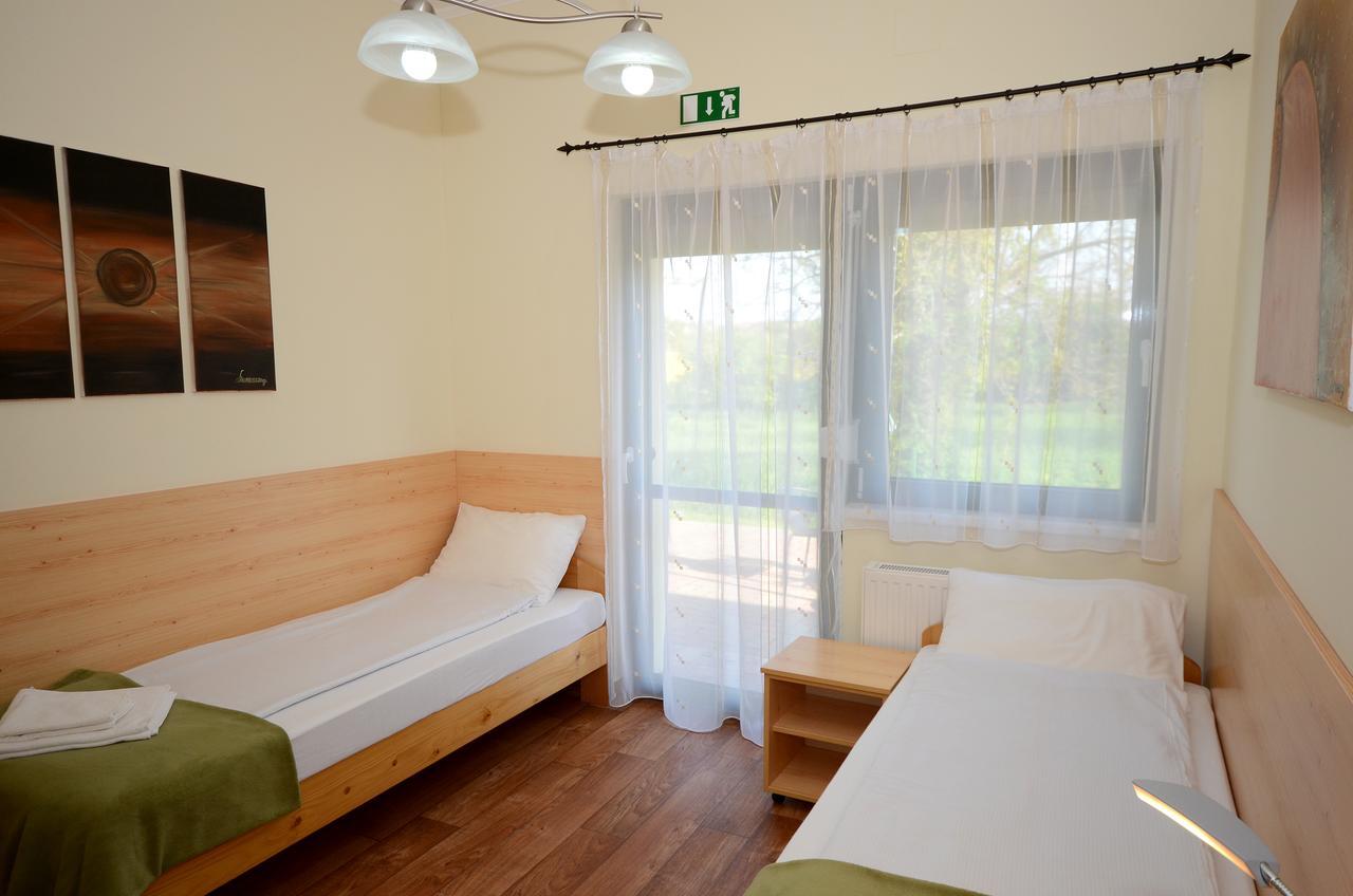 Szarszo Panzio Bed & Breakfast Balatonszarszo Eksteriør bilde