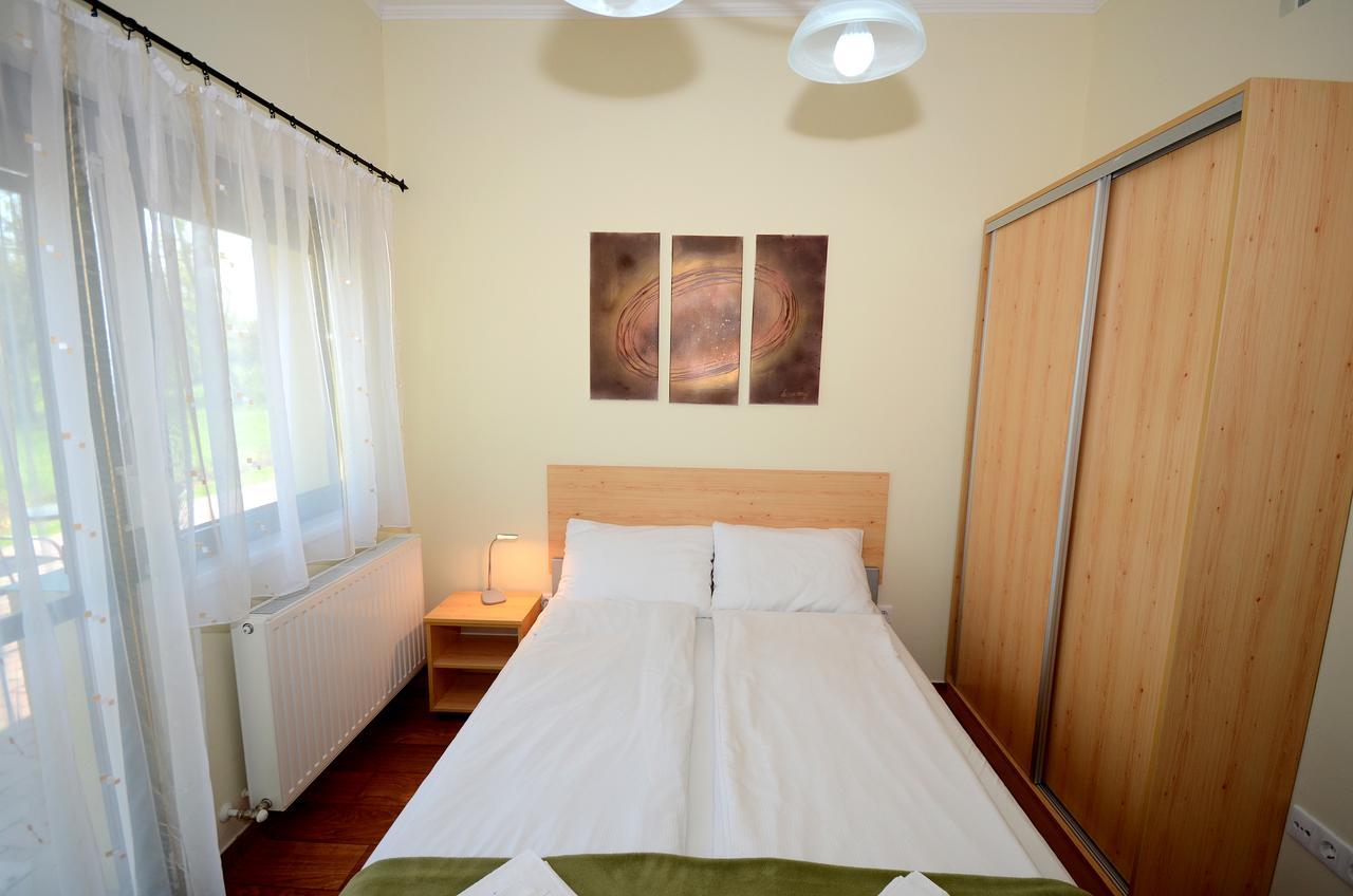 Szarszo Panzio Bed & Breakfast Balatonszarszo Eksteriør bilde